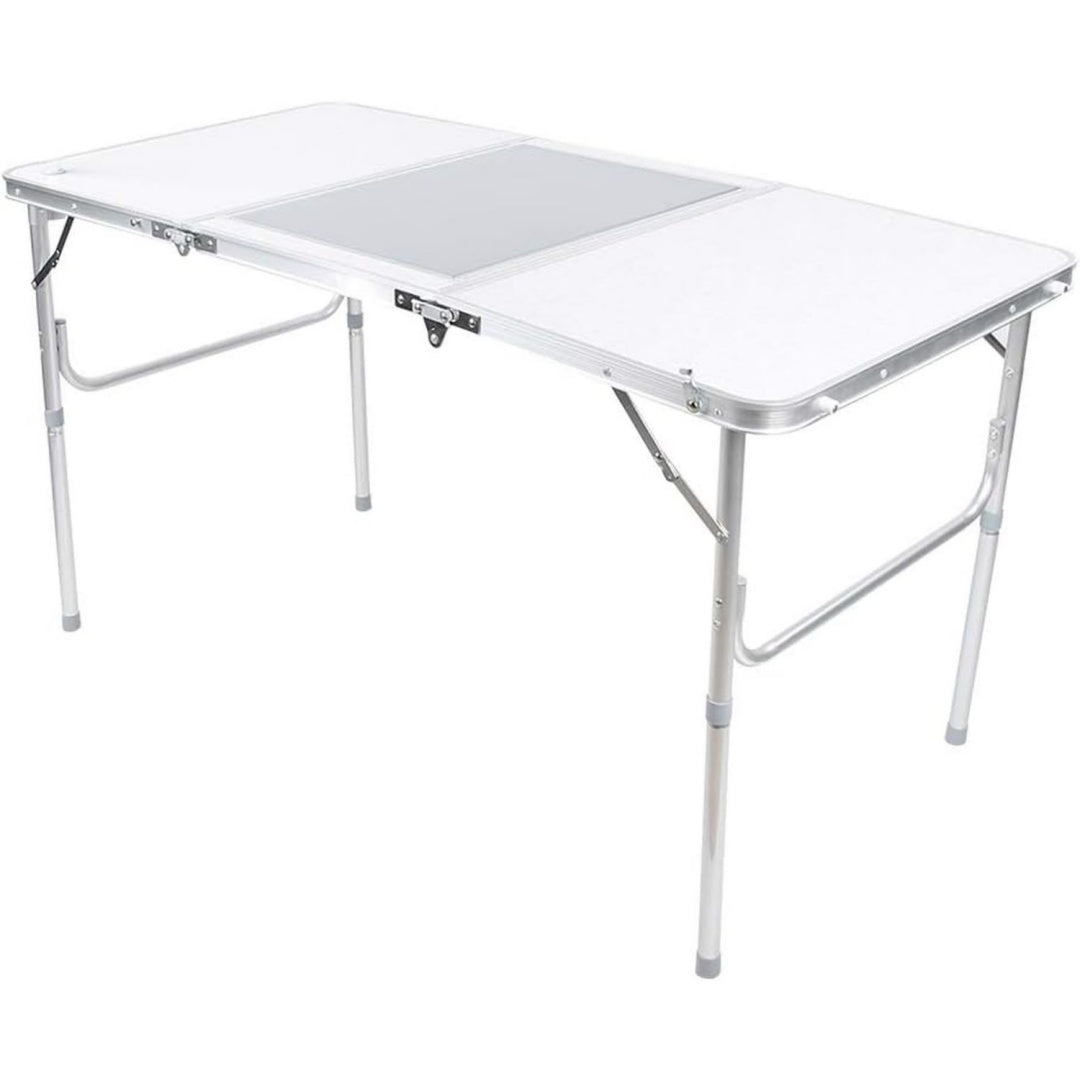 Eine klappbare Konstruktion praegt die Gestaltung von dem Sideboard